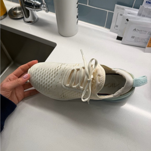 Nike Air Max 270 Sneakers - Picture 7 of 16